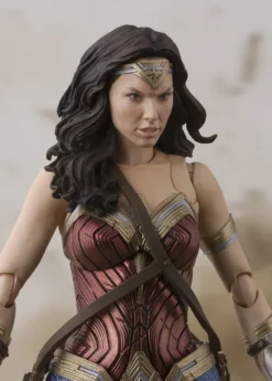 Bandai S.H.Figuarts Justice League: Wonder Woman -Bandai 1f2319d491cb421e9d4304974614d897.jpg